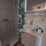 Loods 123 Bed&kitchen Landgraaf