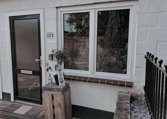 Loods 123 Bed & Kitchen * Ландграф