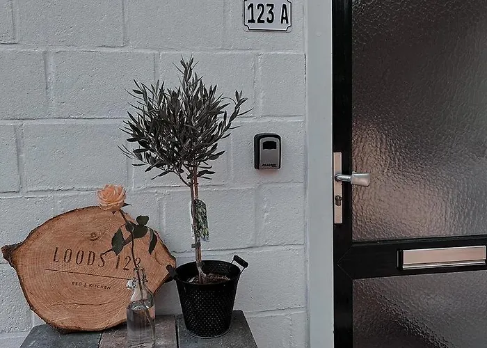 Loods 123 Bed & Kitchen Дом отдыха Ландграф